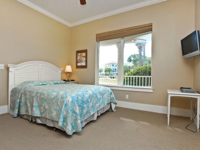 Five Bedroom Rental 125 Yards to the Beach.